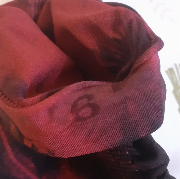 Lululemon In The Flow Crop II - Picture 9 of 9